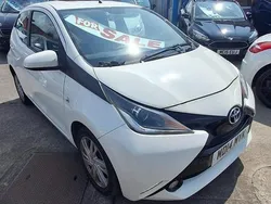White Used 2014 Toyota Aygo x-press Hatchback | £4,695 (Good price)