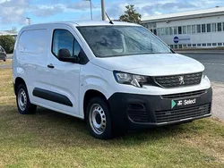 White Used 2023 Peugeot Partner Premium MPV | £10,999 (Fair price)