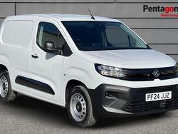 White New 2024 Vauxhall Combo S MPV | £15,295 (Fair price)