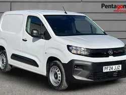 White New 2024 Vauxhall Combo S MPV | £15,295 (Good price)