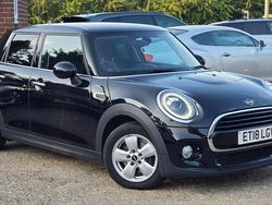 Black Used 2018 Mini Cooper Hatch Hatchback | £10,449 (Good price)