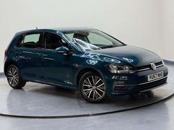 Green Used 2017 VW Golf VII SE Hatchback | £6,250 (Fair price)
