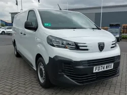 White New 2024 Peugeot Expert Van | £21,498 (Fair price)