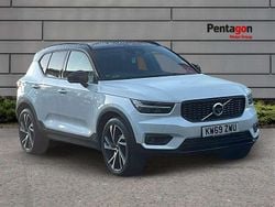 White Used 2020 Volvo XC40 R-Design Pro SUV | £22,300 (Good price)
