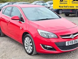 Red Used 2015 Vauxhall Astra Elite Hatchback | £6,488 (Fair price)
