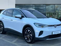 Glacier white metallic black Used 2025 VW ID.4 Pro SUV | £30,263 (Fair price)