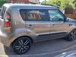Silver Used 2011 Kia Soul 2 SUV | £1,695 (Fair price)