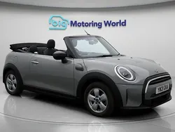 Used 2021 Mini Cooper Classic Hatchback | £15,300 (Fair price)