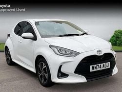 White Used 2025 Toyota Yaris Hybrid Design Hatchback | £20,622 (Super price)