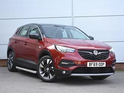 Dark ruby red Used 2019 Vauxhall Grandland X Sport SUV | £11,895 (Fair price)