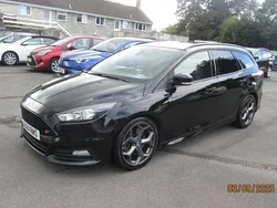 Black Used 2015 Ford Focus ST Estate | £8,999 (Super price)