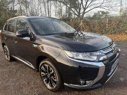Black Used 2017 Mitsubishi Outlander P-HEV Estate | £11,995 (Fair price)