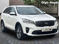 White Used 2019 Kia Sorento SUV | £20,153 (Fair price)