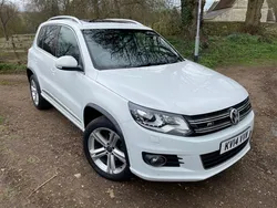 Bianca white Used 2014 VW Tiguan R-line SUV | £6,995 (Fair price)