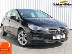 Mineral black metallic Used 2017 Vauxhall Astra SRi Hatchback | £9,494 (Fair price)
