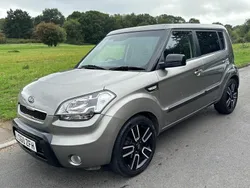 Silver Used 2010 Kia Soul SUV | £2,495 (Fair price)