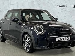 Black Used 2024 Mini Cooper S Exclusive Hatchback | £22,390 (Fair price)