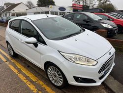 White Used 2014 Ford Fiesta Titanium Hatchback | £4,295 (Fair price)