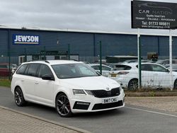 White Used 2017 Skoda Octavia vRS Estate | £10,490 (Expensive)