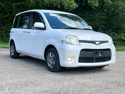 White Used 2014 Toyota Sienta MPV | £5,499