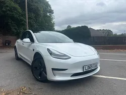 White Used 2019 Tesla Model 3 Standard Range Plus Sedan | £13,995 (Fair price)