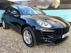 Black Used 2015 Porsche Macan SUV | £19,950 (Fair price)