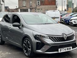 Metallic shadow grey Used 2024 Renault Clio V Techno Hatchback | £18,039 (Fair price)