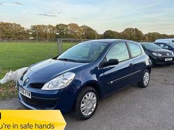 Blue Used 2006 Renault Clio II Expression Hatchback | £2,295 (Fair price)