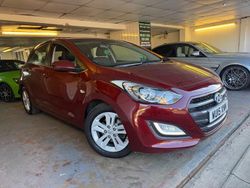 Red Used 2015 Hyundai i30 SE Hatchback | £8,490 (Fair price)