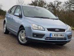 Blue Used 2006 Ford Focus Ghia Hatchback | £2,950 (Fair price)