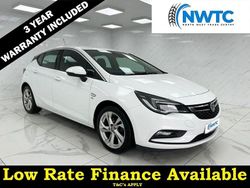 White Used 2018 Vauxhall Astra SRi Hatchback | £3,895 (Good price)