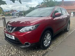 Red Used 2014 Nissan Qashqai Acenta Premium SUV | £4,995 (Fair price)