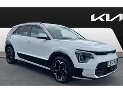 White New 2024 Kia e-Niro 4 SUV | £30,310 (Fair price)