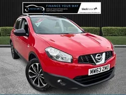Red Used 2014 Nissan Qashqai 360º SUV | £5,695 (Good price)