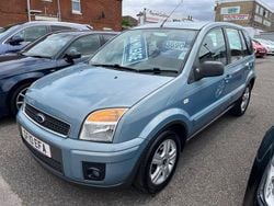 Blue Used 2010 Ford Fusion Zetec Hatchback | £3,490 (A bit pricey)