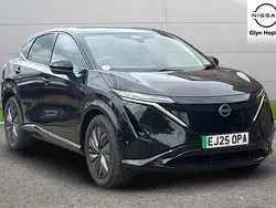 Black New 2025 Nissan Ariya Evolve SUV | £38,518 (Expensive)