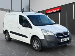 White Used 2018 Peugeot Partner Van | £5,490 (Fair price)