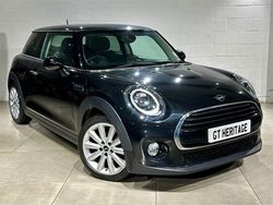 Black Used 2018 Mini Cooper D Hatch Hatchback | £11,097 (Fair price)