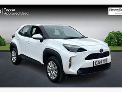 Used 2025 Toyota Yaris Hybrid Estate | £21,526 (Good price)