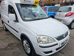White Used 2011 Vauxhall Combo MPV | £2,795 (Fair price)