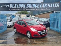 Red Used 2017 Peugeot 208 Access Hatchback | £2,599 (Fair price)