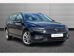 Black Used 2023 VW Passat SE Estate | £18,095 (Fair price)