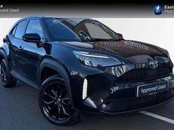 Black Used 2022 Toyota Yaris Hybrid Design SUV | £19,899 (Fair price)