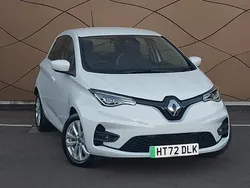 White Used 2022 Renault Rapid SE Hatchback | £12,698 (Fair price)