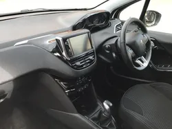 White Used 2019 Peugeot 208 Hatchback | £8,695 (Fair price)