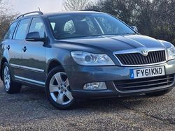 Grey Used 2011 Skoda Octavia Elegance Estate | £5,950 (Fair price)
