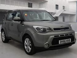 Silver Used 2016 Kia Soul 2 SUV | £9,490 (Good price)