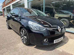 Black Used 2016 Renault Clio IV Dynamique Hatchback | £3,495 (Expensive)