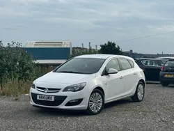 White Used 2014 Vauxhall Astra Excite Hatchback | £1,999 (Super price)