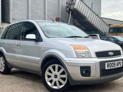 Silver Used 2009 Ford Fusion Titanium Hatchback | £3,500 (Fair price)